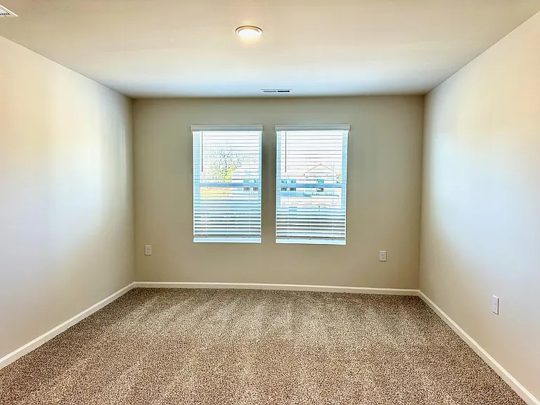 902 Crow Branch Dr — Photo 14