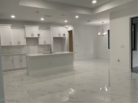 5th image of 1100 E 6th St