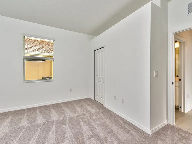 2591 Vine Ave — Photo 17