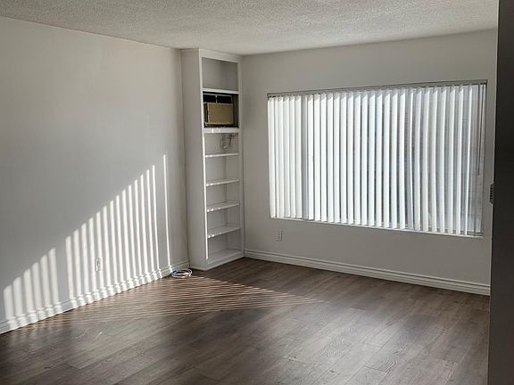 2nd image of 139 N Oxford Ave APT 8