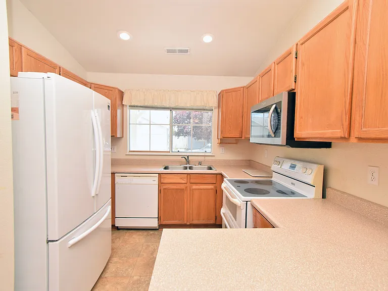 2586 China Rose Cir — Photo 4