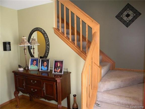 4th image of 3324 Bennington Dr