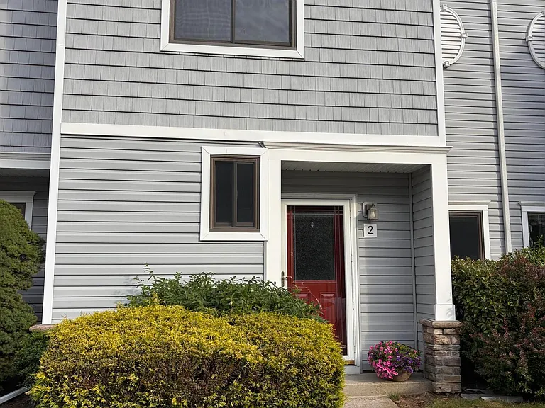 2 Joyce Ct — Photo 4