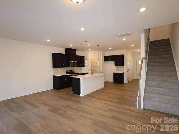 5th image of 1152 Overbrook Pl