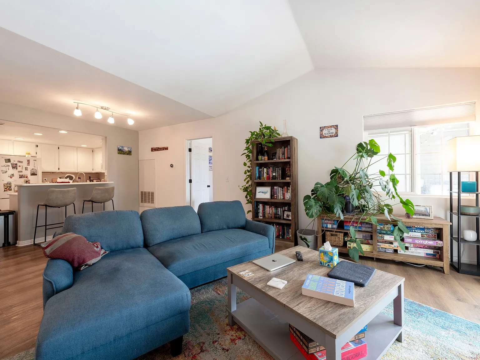2 bed, 1070 sqft, $1,750 — Photo 3