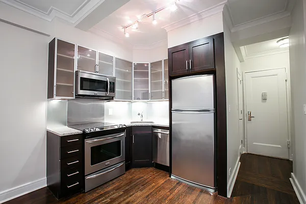 Rented by Stonehenge NYC LLC | media 152