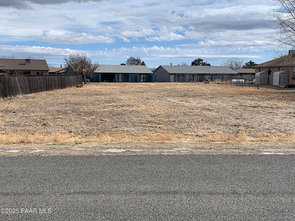 2nd image of 2855 N Superstition Ln