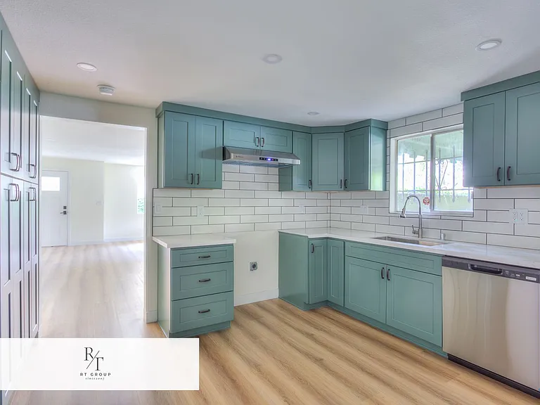 1032 S Golden West Ave #A — Photo 9