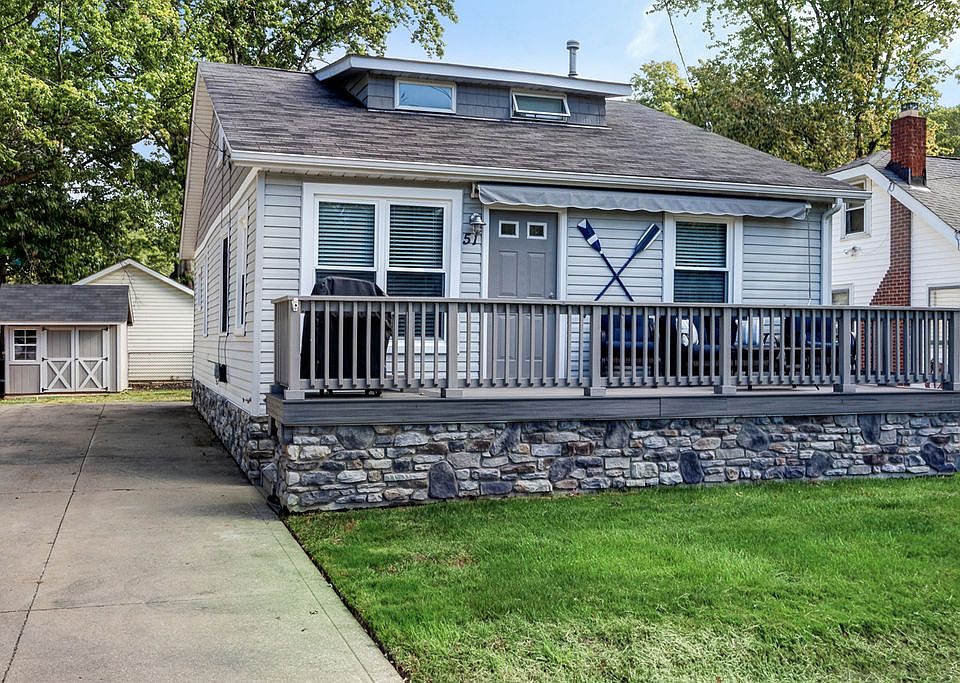 1st image of 51 River Dr