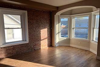2nd image of 35 Belvidere St Unit 3