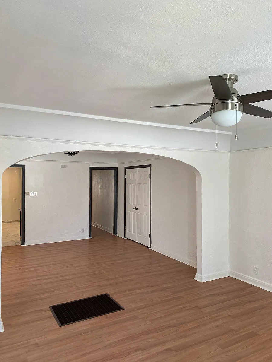 Building Photo - 2634 S Redondo Blvd