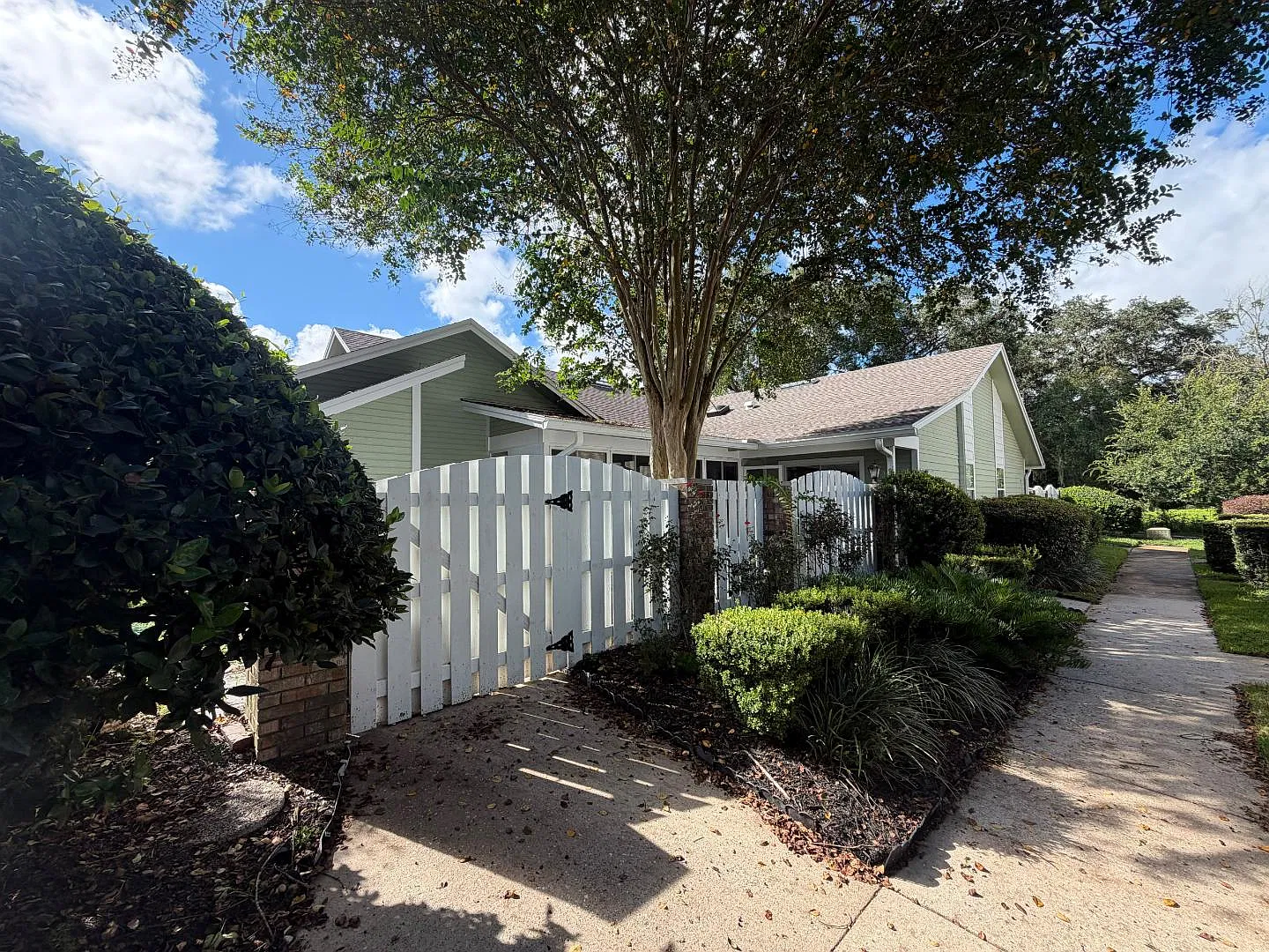3438 NW 104th Way — Photo 2
