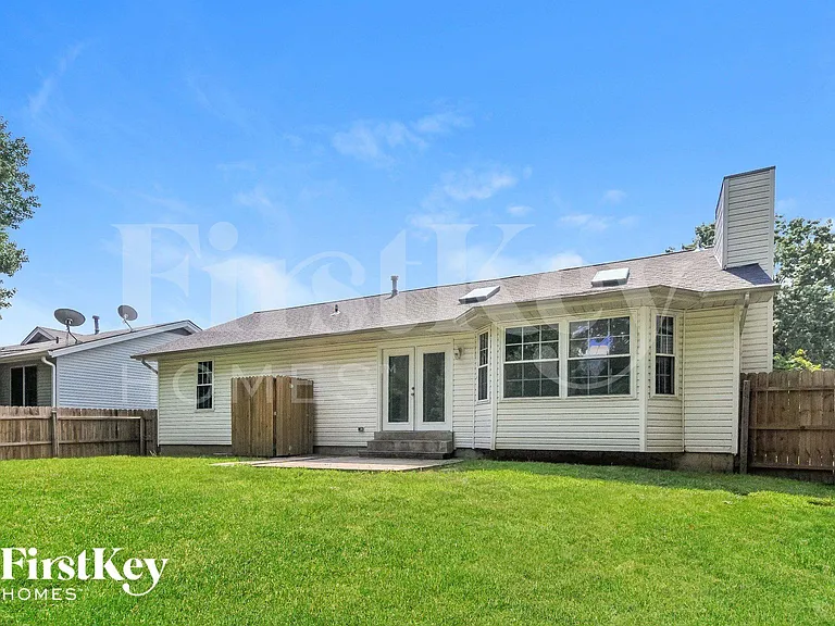 202 Barrington Dr — Photo 14