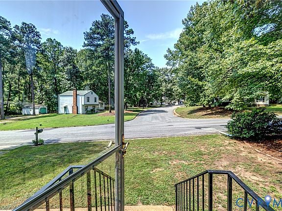 3rd image of 755 Clearlake Rd