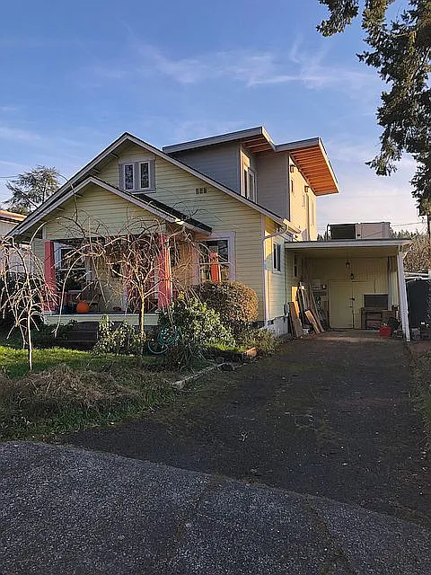 660 W 26th Ave photo 1