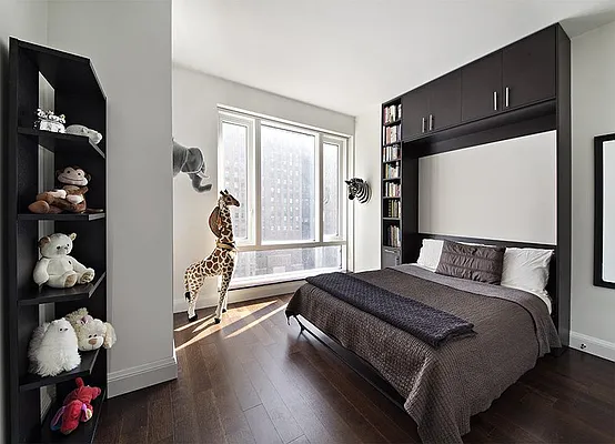 Sold by Warburg | media 5