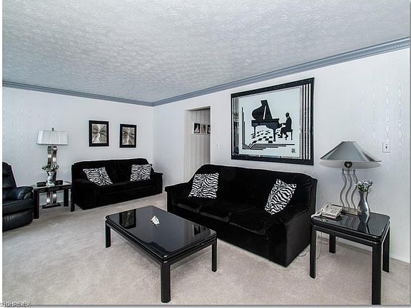 3rd image of 4468 Donna Dr