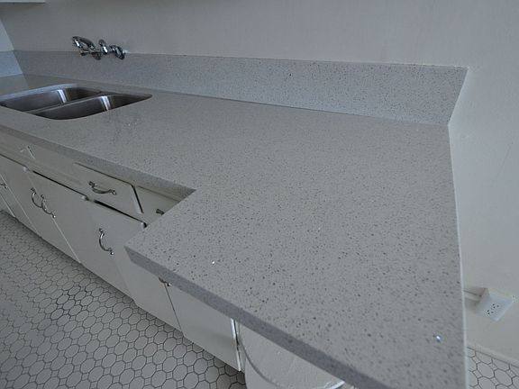 3rd image of 5255 Blakeslee Ave APT 23