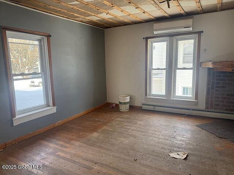 4th image of 204 Palmer Avenue