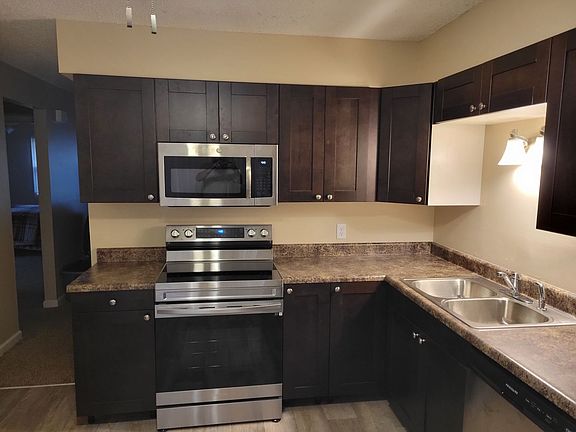 4th image of 4484-4486 Lexington Dr