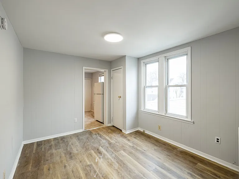 163 Walnut St #2 — Photo 2