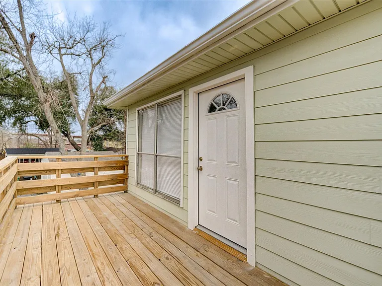 6603 1/2 Narcissus St — Photo 2