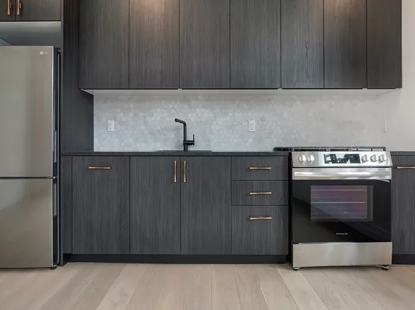 875 4th Avenue image 3 of 22