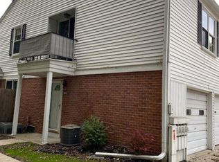 24452 Meadowbridge Dr, Clinton Township, MI 48035