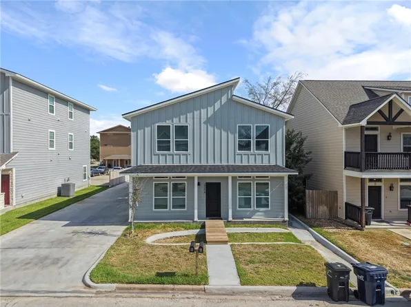 306 Live Oak St #A, College Station, TX 77840