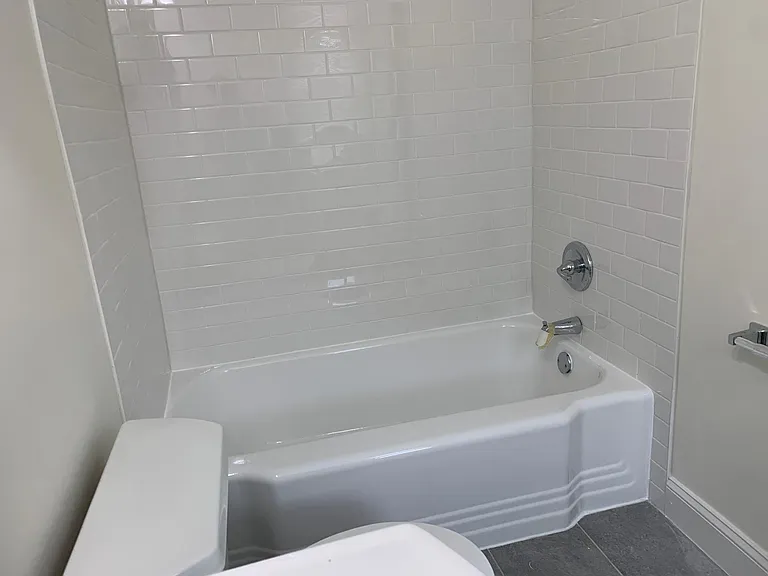 3413 Falls Rd #1A — Photo 9