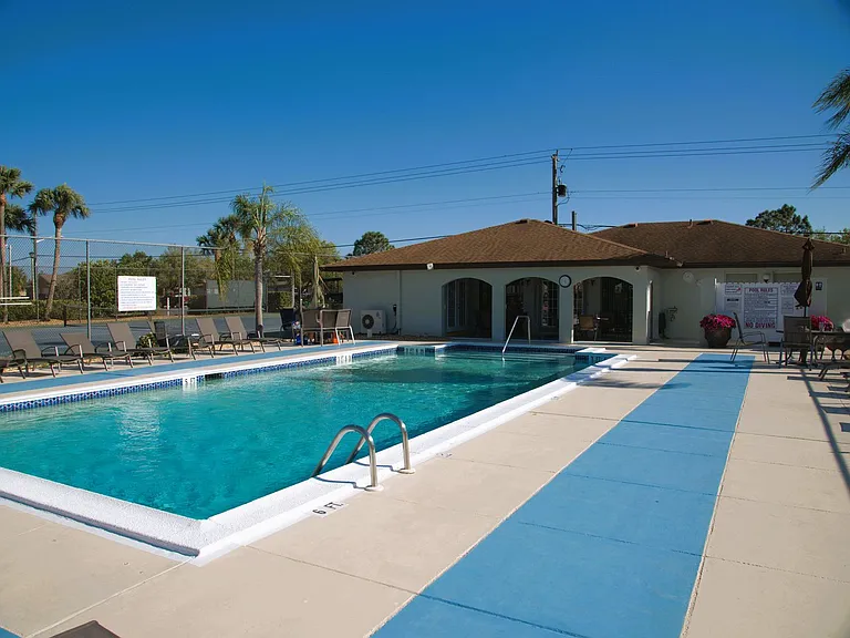 25100 Sandhill Blvd #M — Photo 24