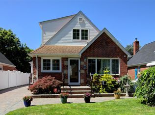 7622 265th Street, New Hyde Park, NY