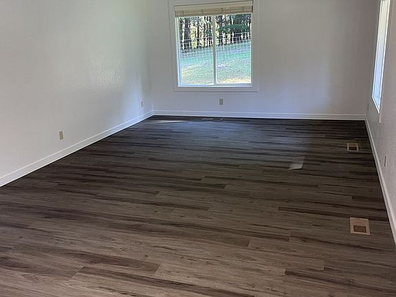 2nd image of 3845 Hayhurst Rd