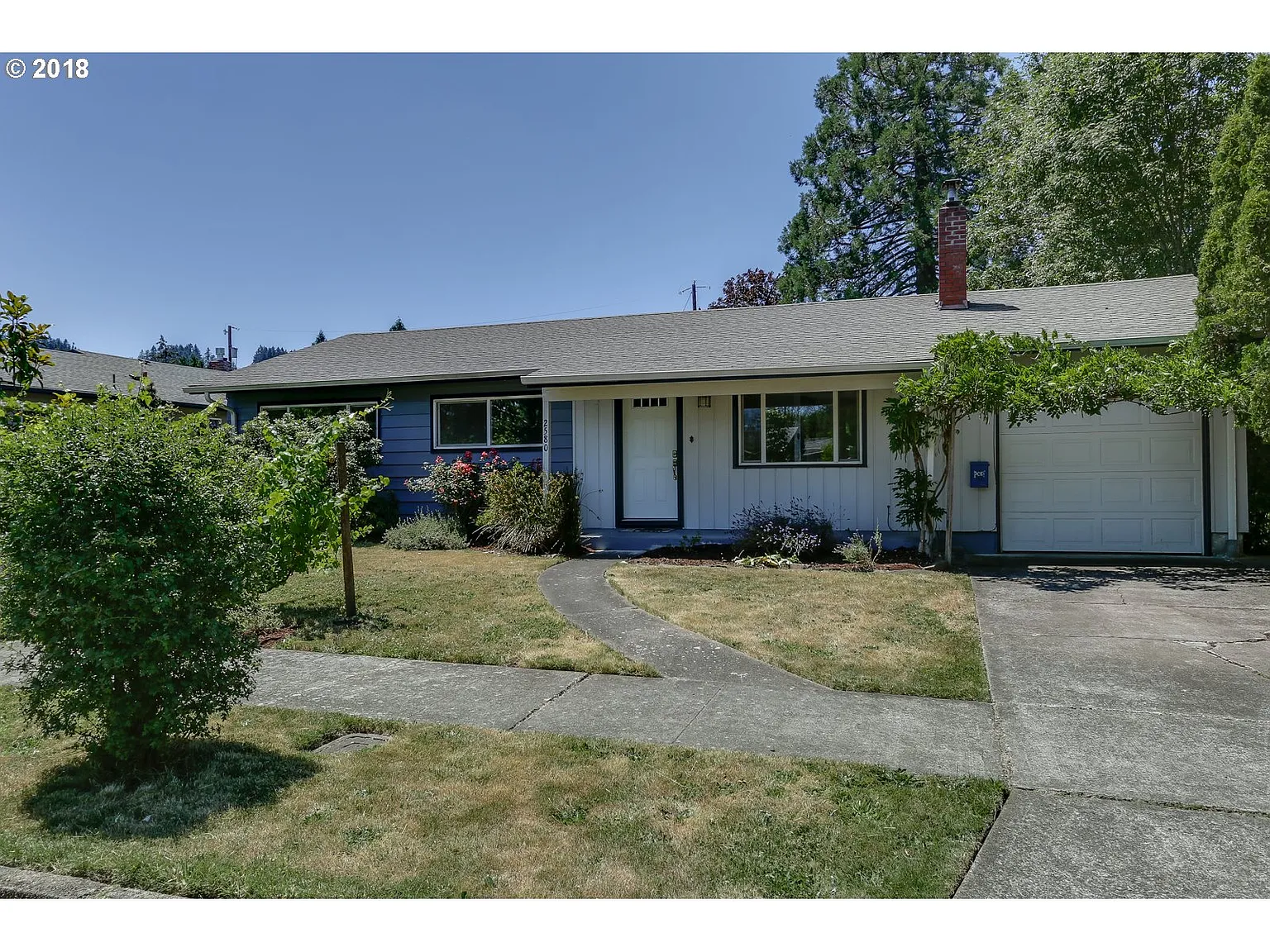 2580 Van Buren St photo 1
