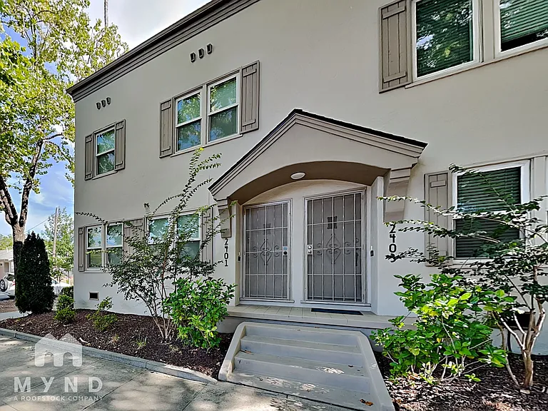 2401 W St — Photo 1