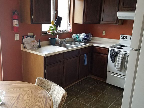 2nd image of 823 Doberman Ct SE #201