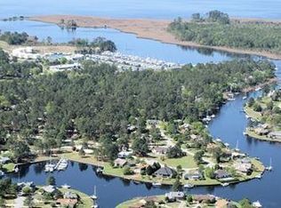 1002 Harbour Pointe Dr, New Bern, NC 28560