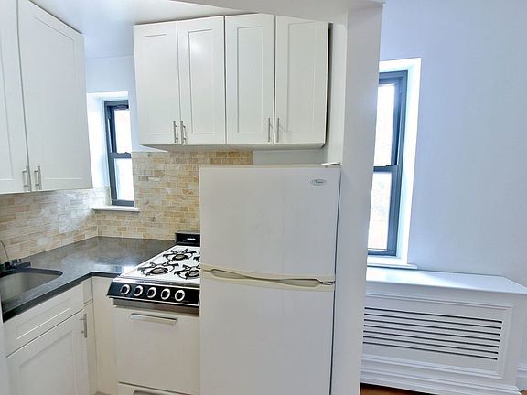 5th image of 886 10th Ave APT 4C