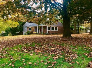 940 Corwin Rd, Rochester, NY 14610