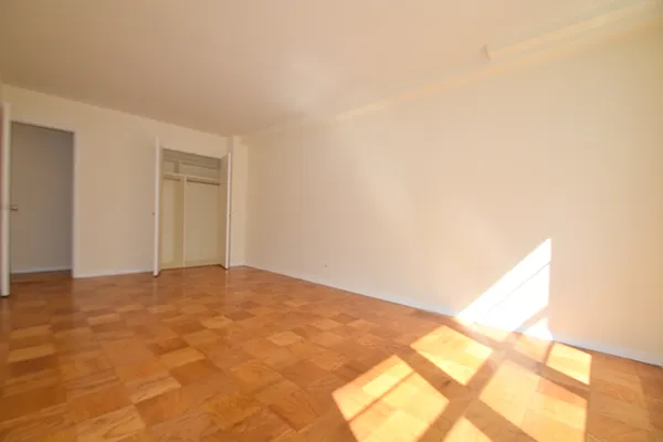 Rented by Corcoran | media 21