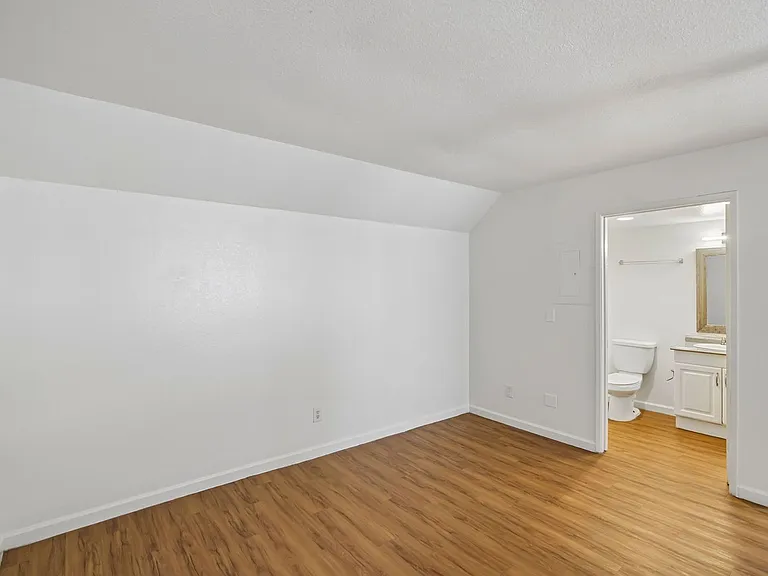 Monte Vista Commons — Photo 17