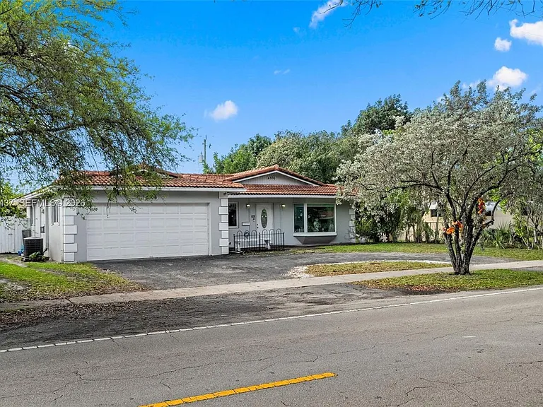 4306 Johnson St — Photo 26