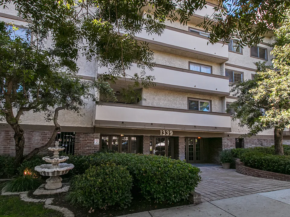 1339 N Columbus Ave #304