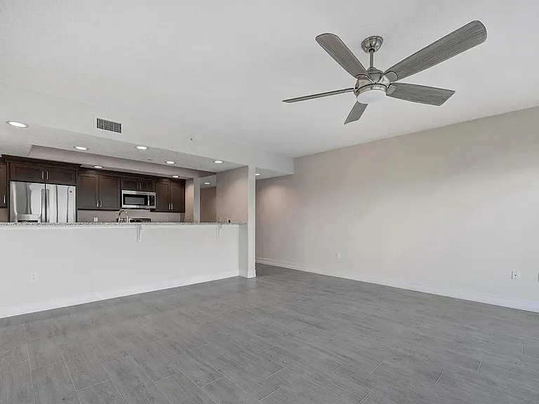 1805 Riverside Dr — Photo 37