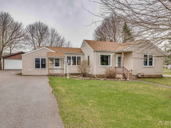 303 S 7th St, West Branch, MI 48661