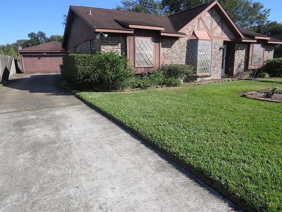 2nd image of 11015 Gatlinburg Dr
