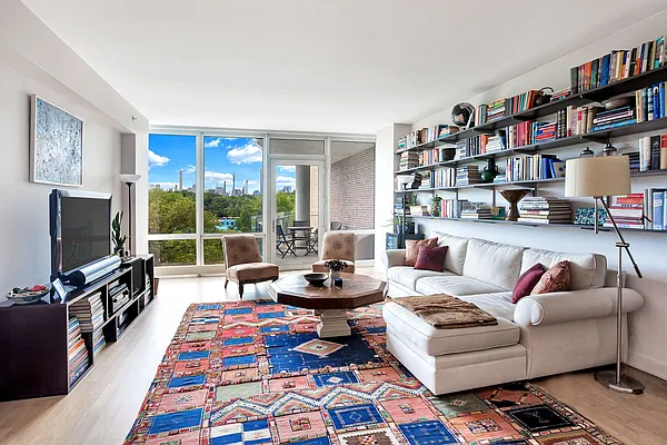 Sold by Isen & Company : Real Estate Advisors | media 15