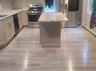 32 Oak St, Trenton, NJ 08638