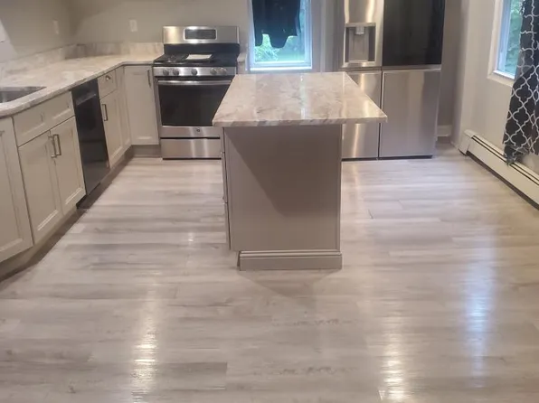 32 Oak St, Trenton, NJ 08638