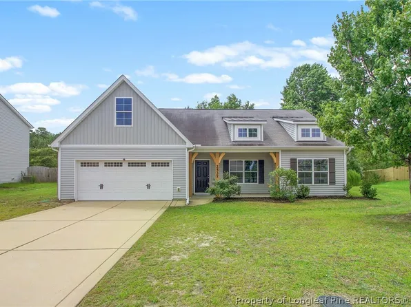 2537 Spinnaker Dr, Hope Mills, NC 28348